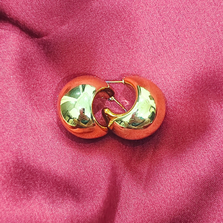GOLDEN KOREAN CURVED EARRING