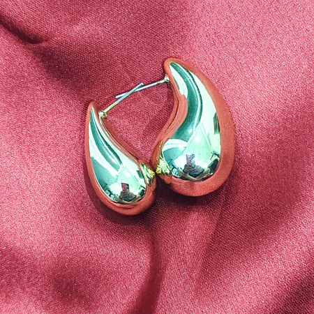 GOLDEN KOREAN BIG PLUMMET EARRING