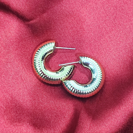 GOLDEN KOREAN SEMI CURVED EARRING