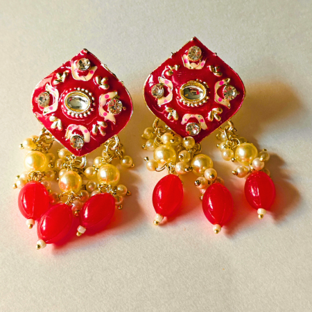 MINT POLISH DIAMOND SHAPED DARK PINK EARRING