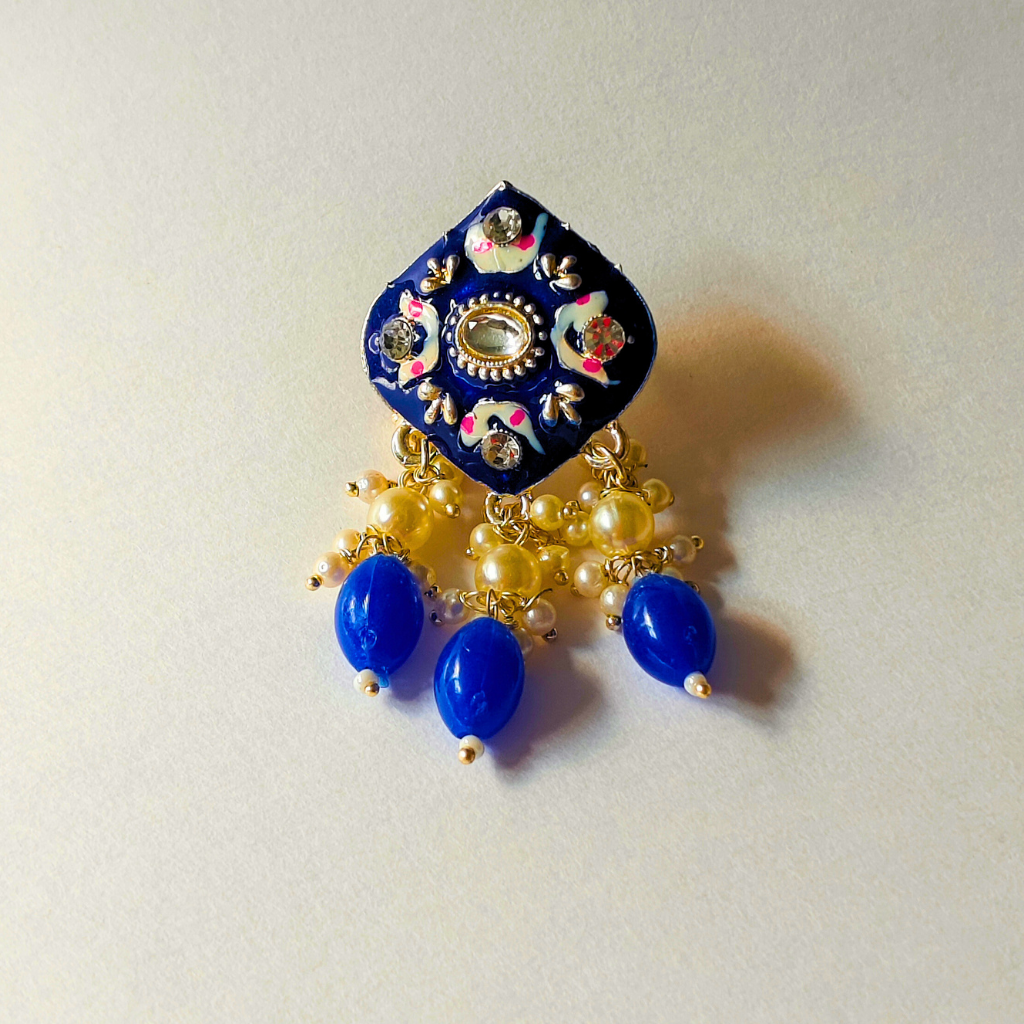 MINT POLISH DIAMOND SHAPED BLUE EARRING