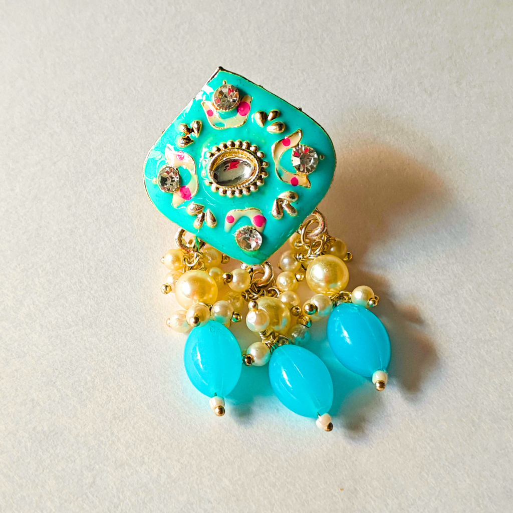 MINT POLISH DIAMOND SHAPED BLUE EARRING