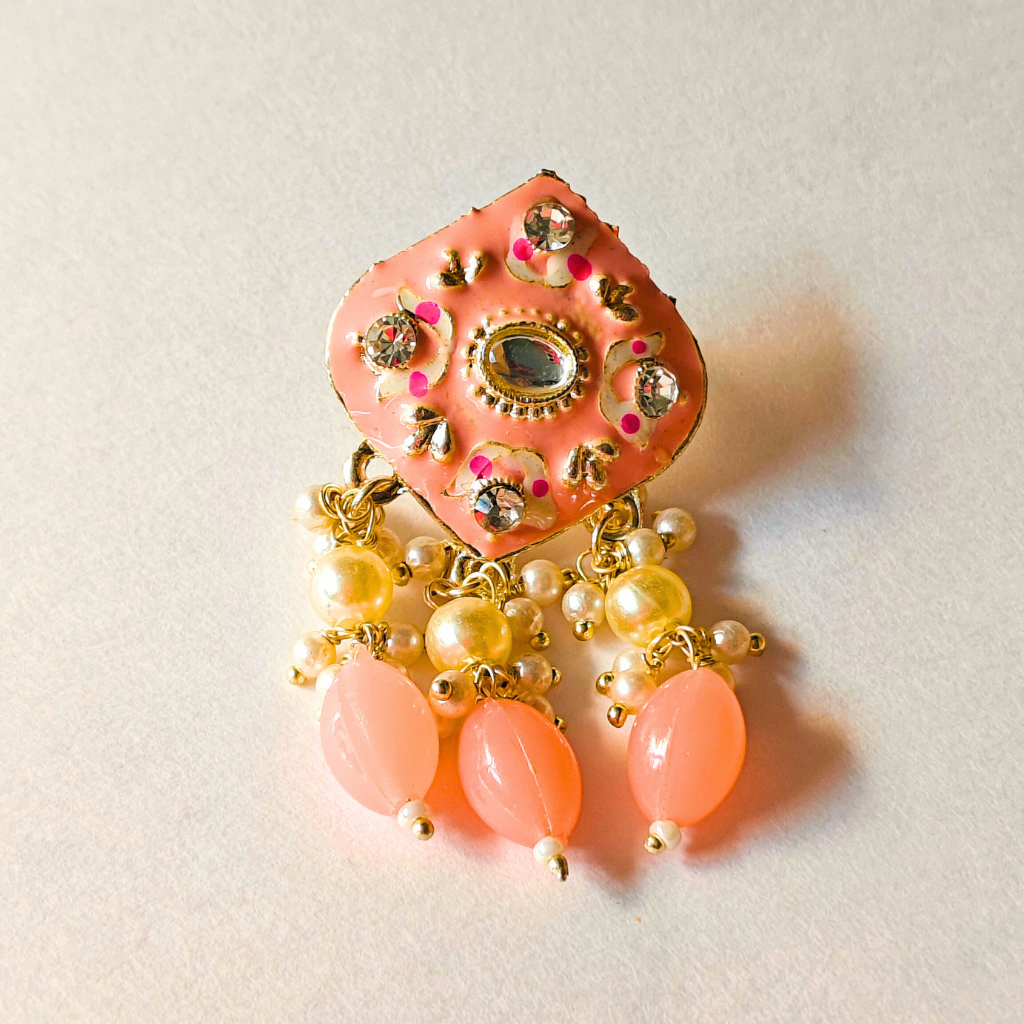 MINT POLISH DIAMOND SHAPED PEACH EARRING