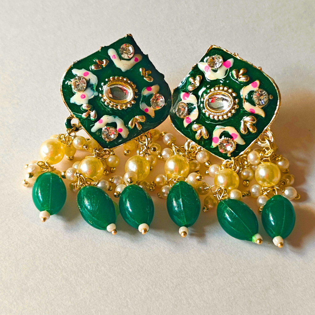 MINT POLISH DIAMOND SHAPED DARK GREEN EARRING