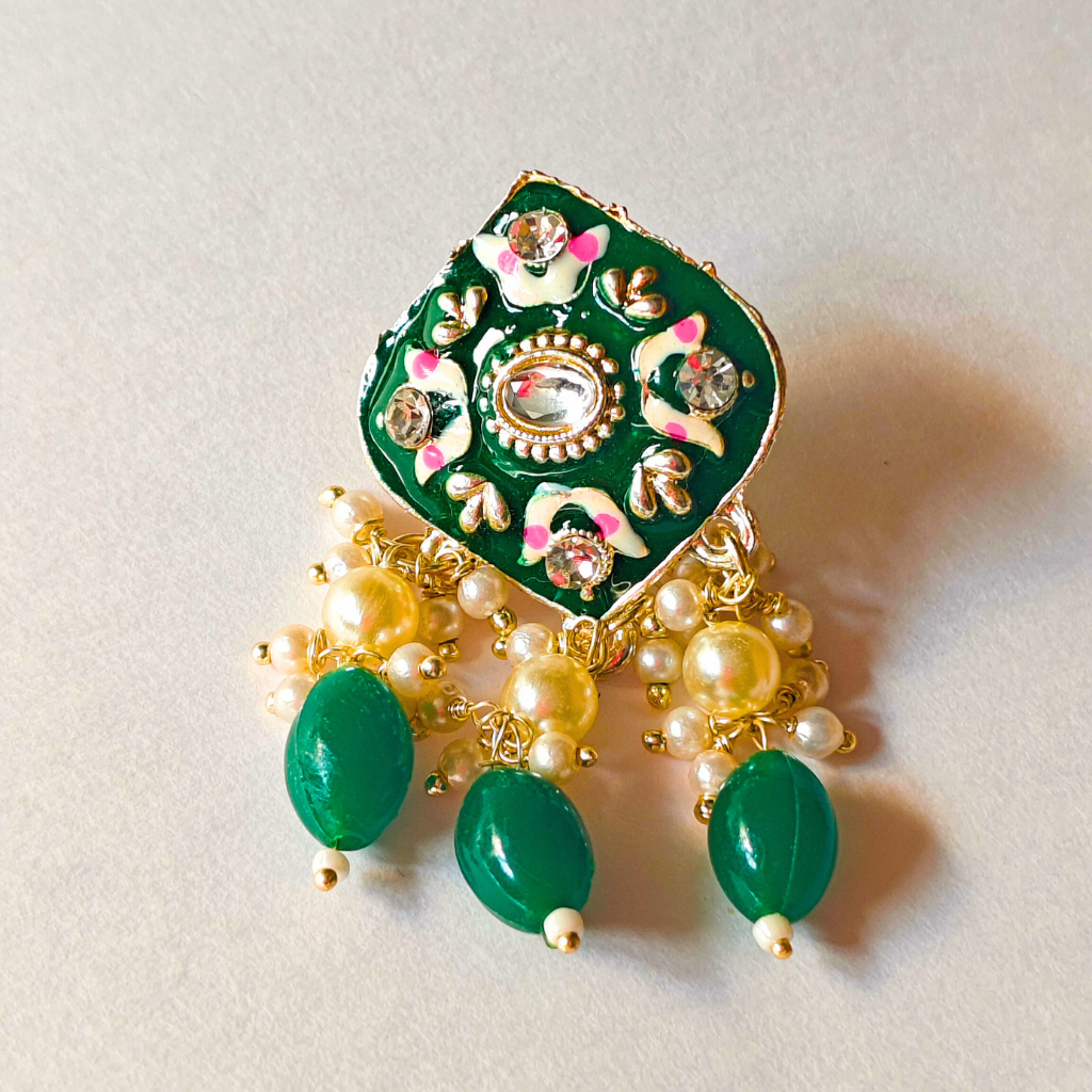 MINT POLISH DIAMOND SHAPED DARK GREEN EARRING