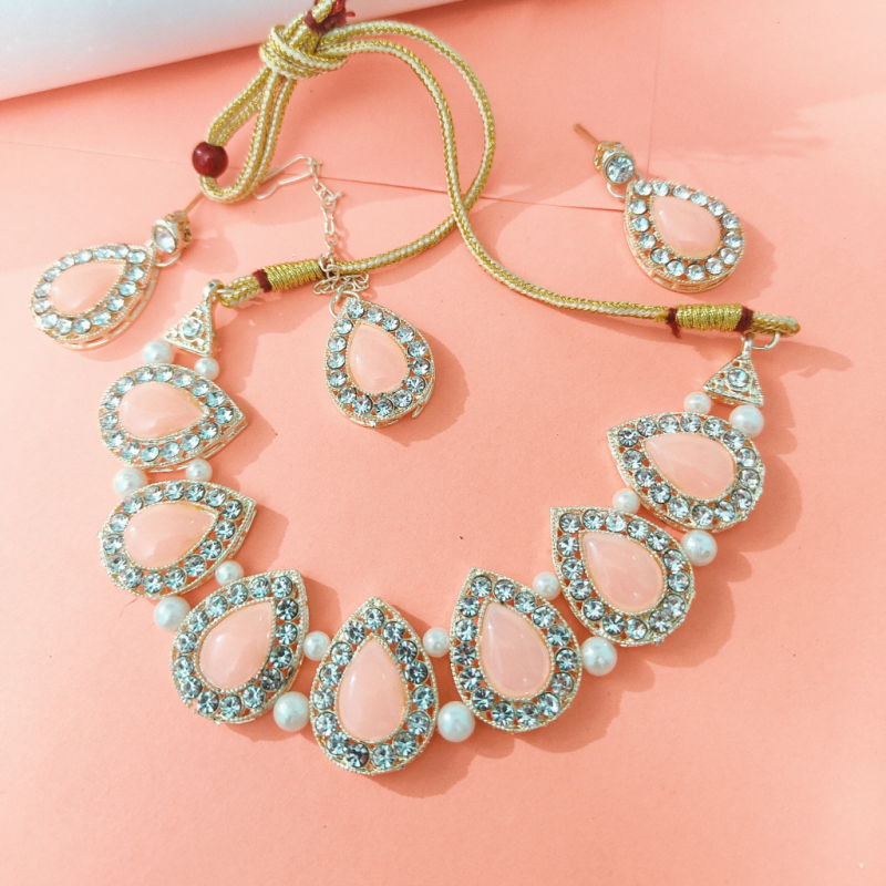 ELEGANT PEACH COLOR OVAL CHOKER SET