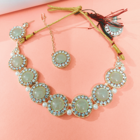 SPARKLING GREEN COLOR CHOKER SET