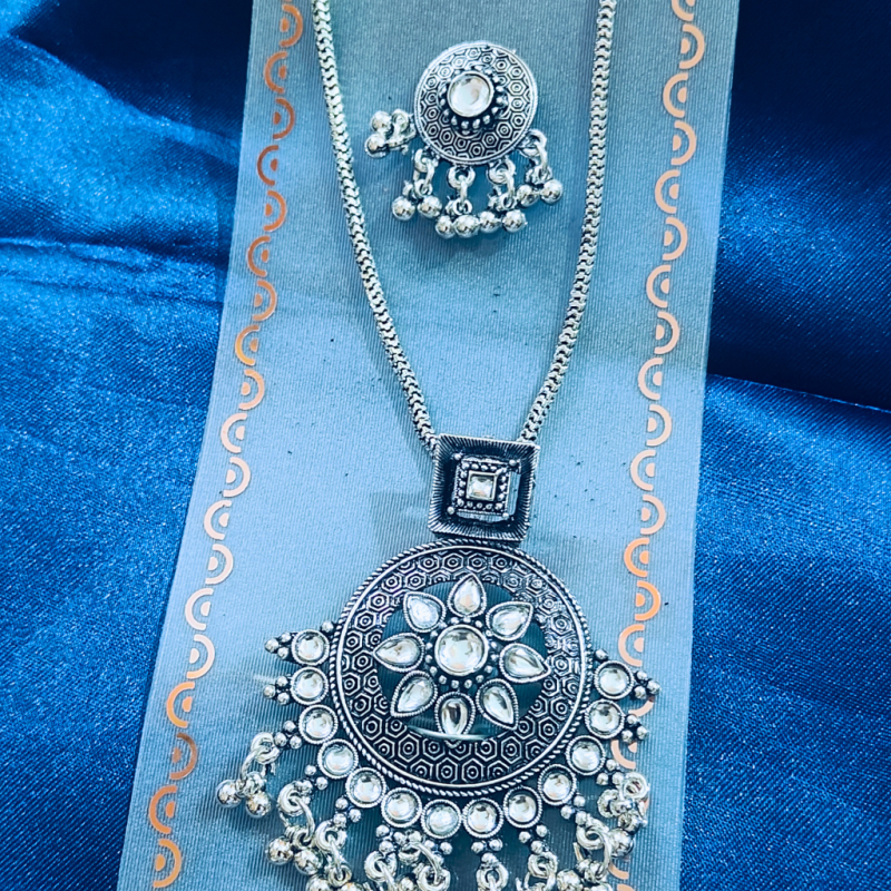 OXIDISED CIRCULAR SILVER PENDANT SET - Image 2