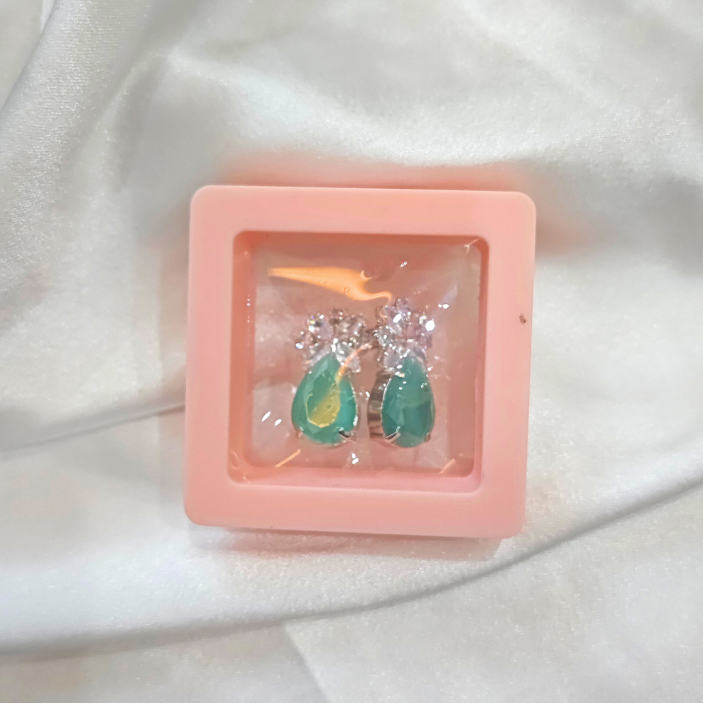 CUBIC ZIRCONIA EARRING -OVAL GREEN