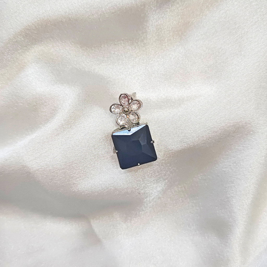 CUBIC ZIRCONIA EARRING -SQUARE BLACK - Image 2