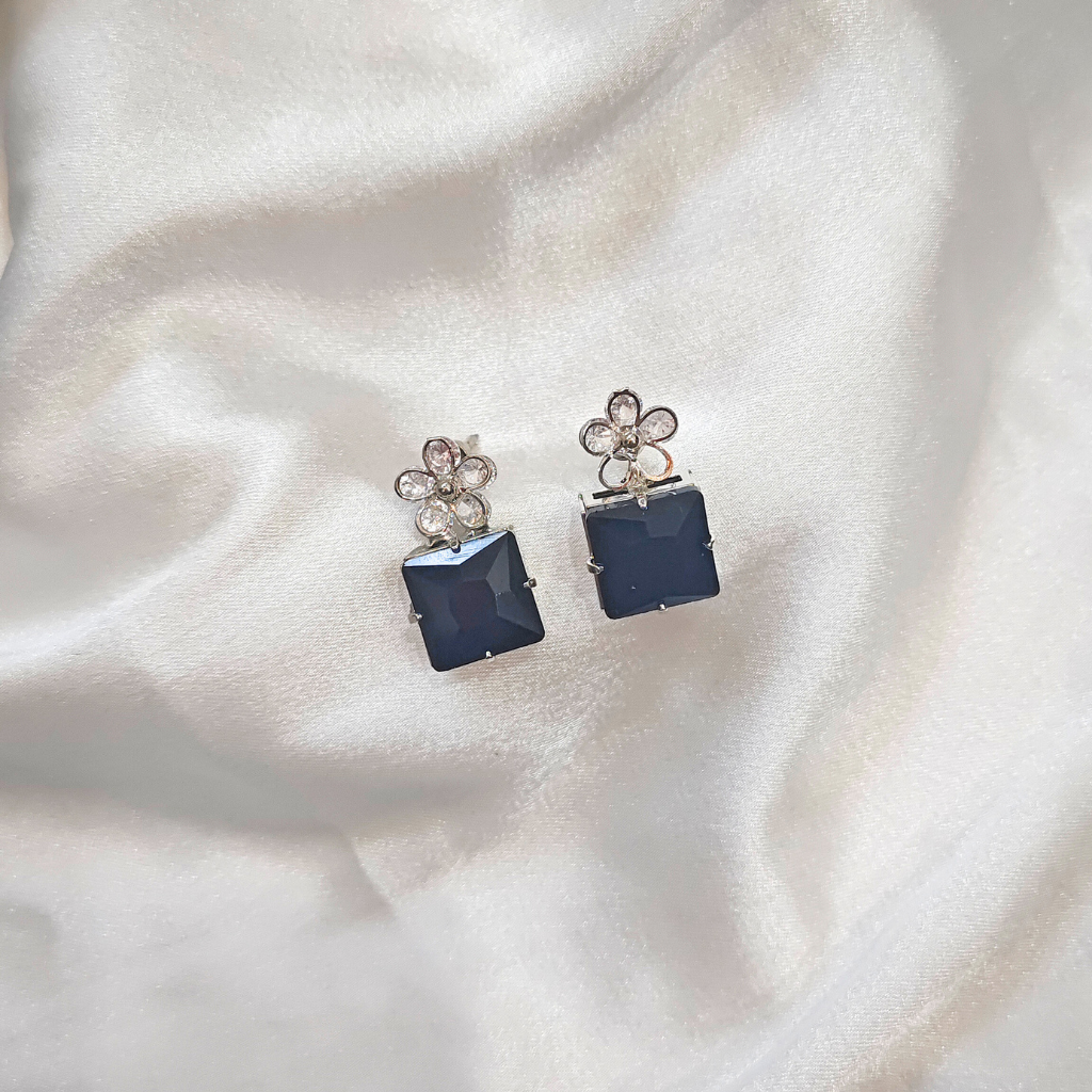 CUBIC ZIRCONIA EARRING -SQUARE BLACK