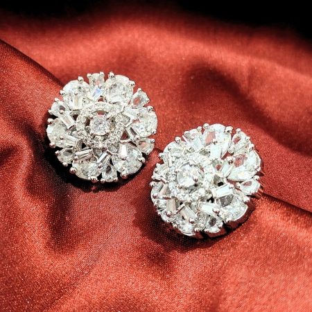 CHANGLABLE AD BIG WHITE EARRING