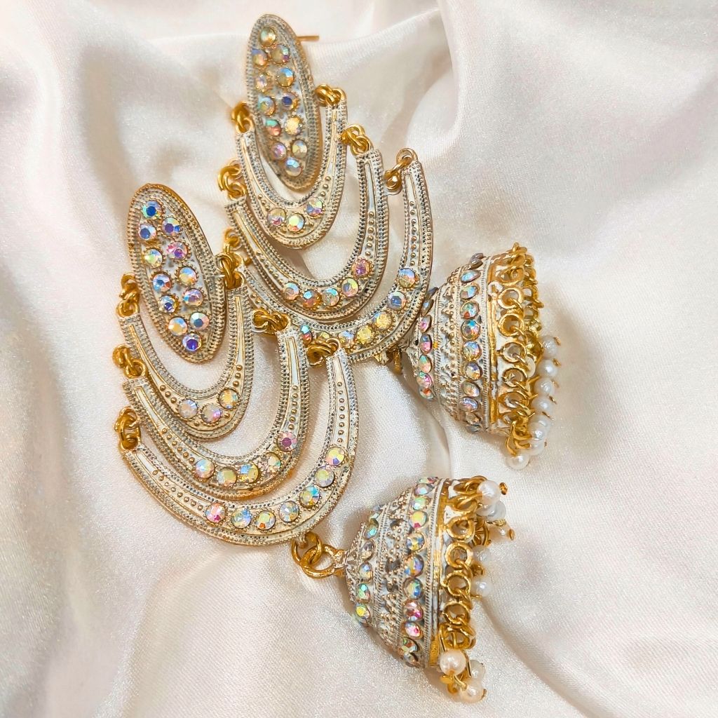 GOLDEN WHITE LONG JHUMKI EARRING - Image 2