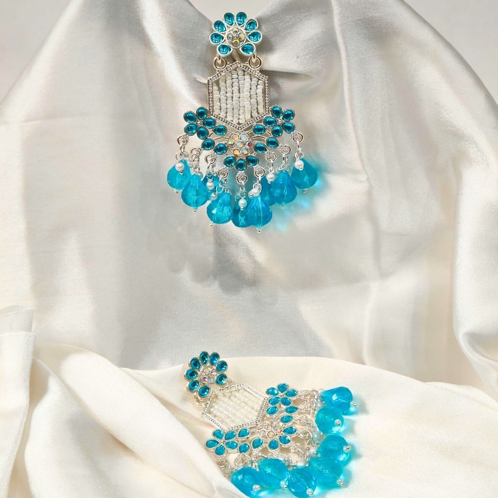 LONG BLUE PEARL TYPE EARRING - Image 3