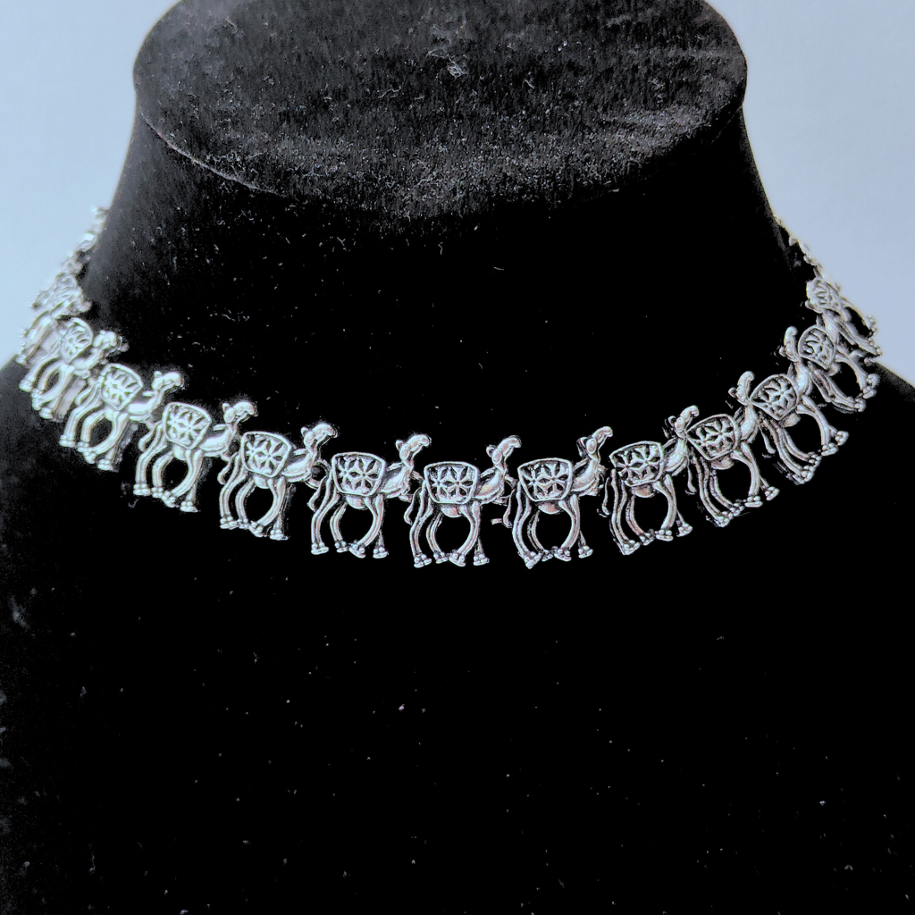 OXIDISED CAMEL SILVER NECKLACE SET - Image 2
