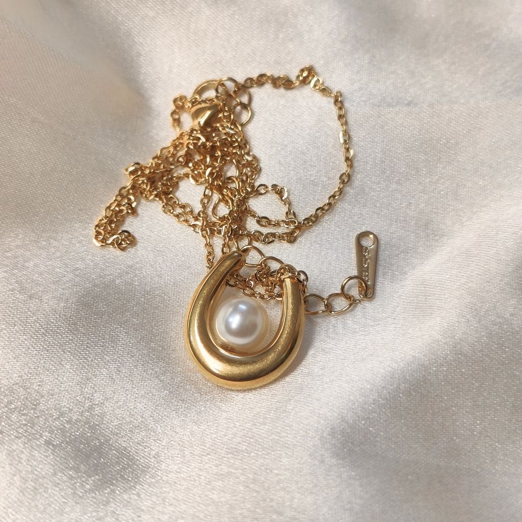 U-SHAPE STANLESS STEEL PENDANT - Image 3