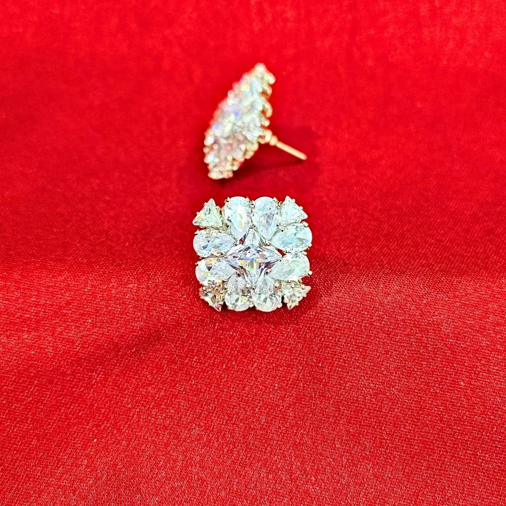 SQUARE ZARKAN LIGHT PINK EARRING - Image 5