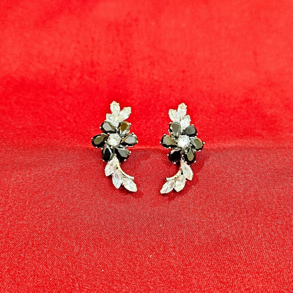 LEAF CUT ZARKAN BLACK EARRING - Image 3